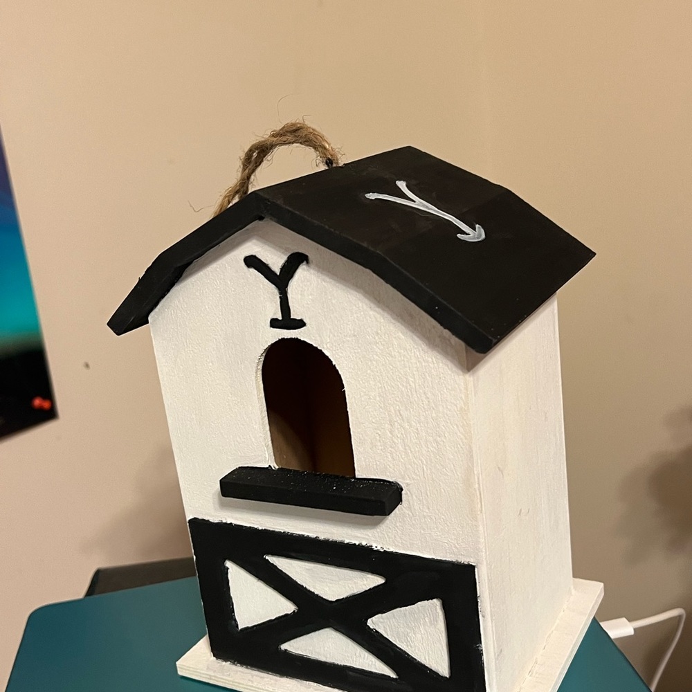 Yellowstone birdhouse